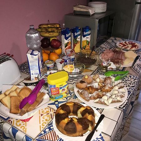 Antico Canale Castellammare del Golfo Bagian luar foto