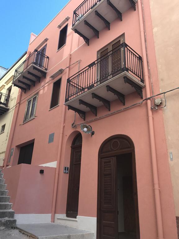 Antico Canale Castellammare del Golfo Bagian luar foto