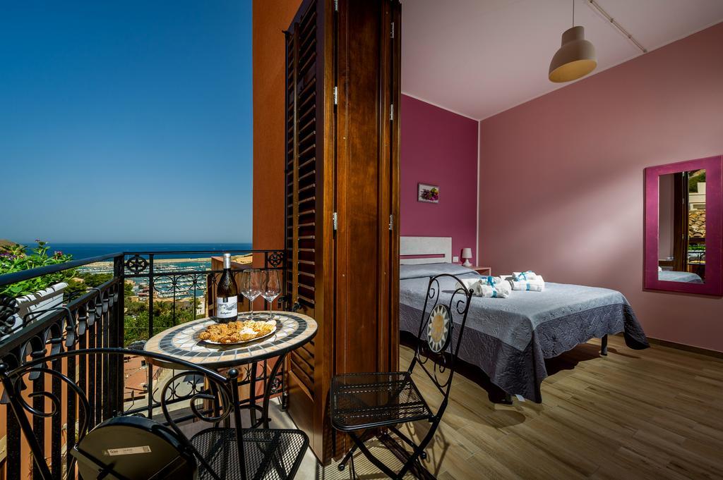 Antico Canale Castellammare del Golfo Bagian luar foto